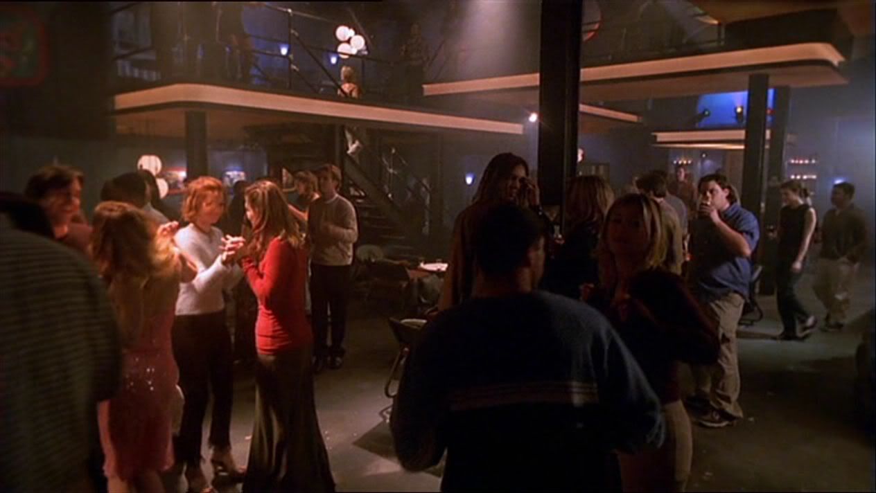 *+The Buffy Universe+*(THE BRONZE)